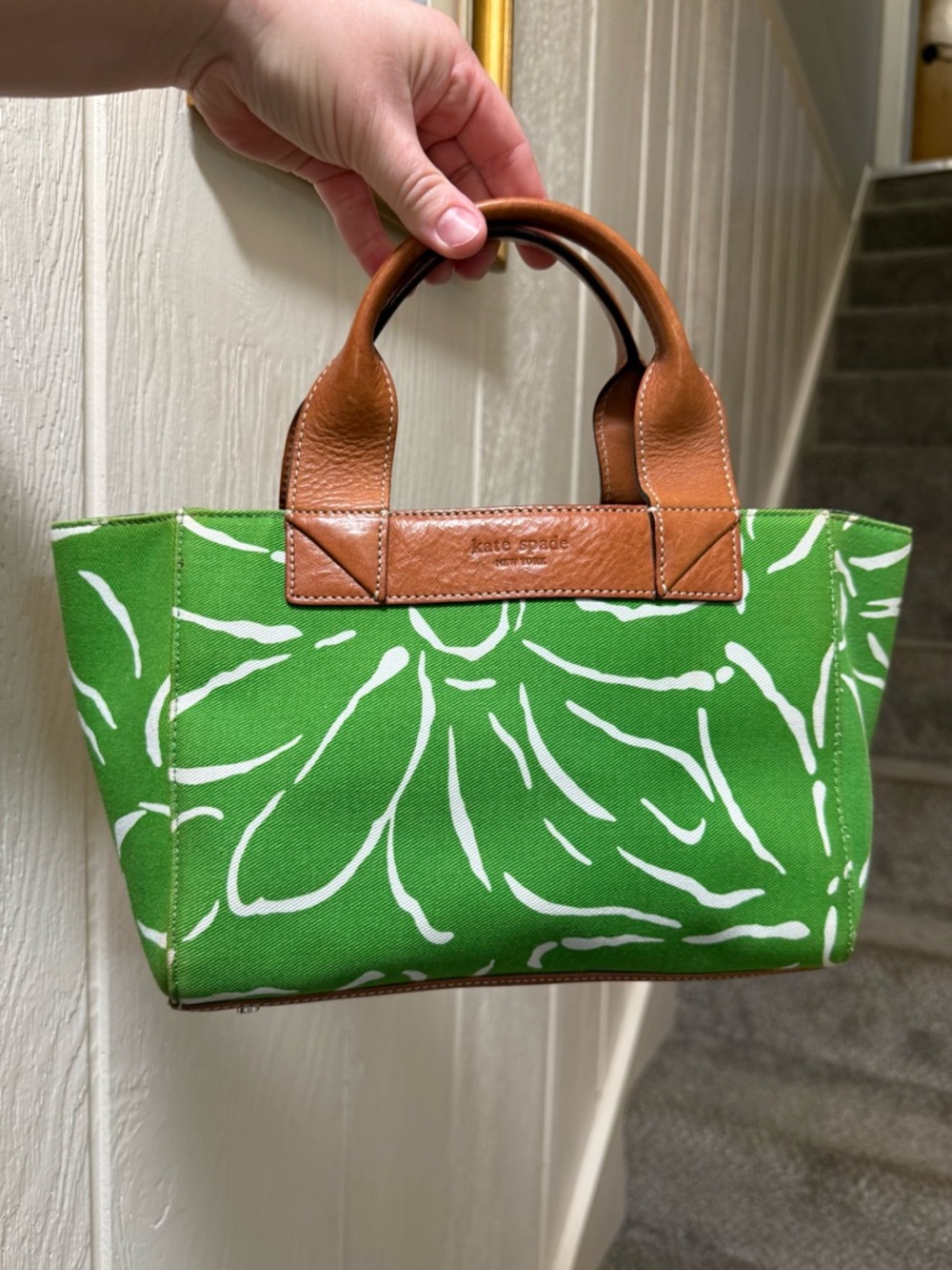 Kate Spade Y2K Green And White Floral Canvas Tote with Brown Leather Handles - Picture 5 of 15